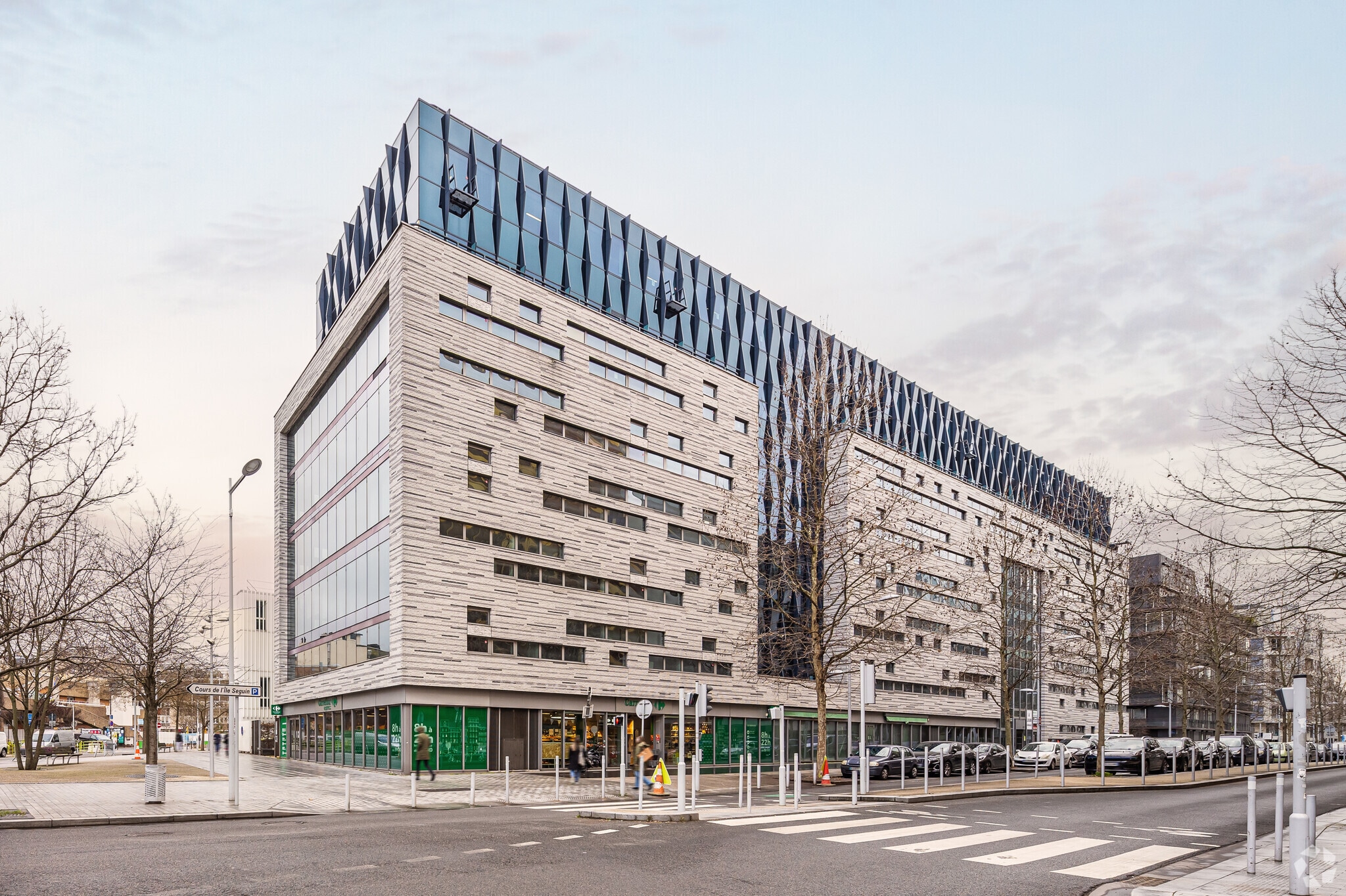 892 Rue Yves Kermen, Boulogne-Billancourt to rent Primary Photo- Image 1 of 4