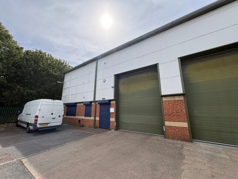 Park Ln, Kirkby In Ashfield to rent - Building Photo - Image 1 of 6