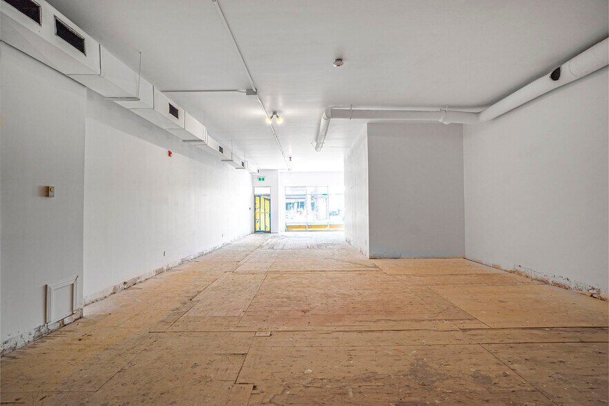 6529 Boul Saint Laurent, Montréal, QC to rent - Building Photo - Image 3 of 7