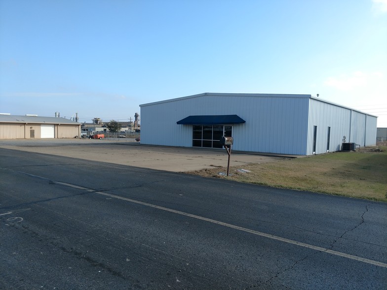 1122 2nd St Maip, Pryor, OK for sale - Building Photo - Image 1 of 1