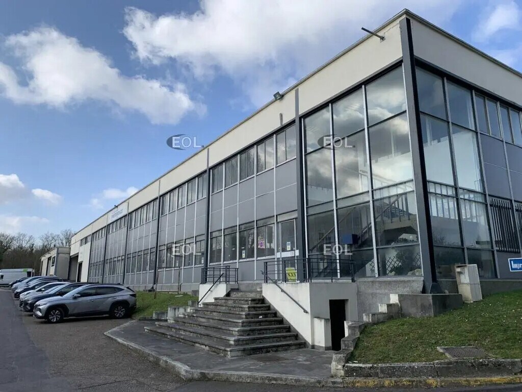 Location Local d'activités 6 300 m² - Photo 1