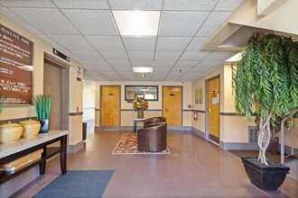 1538 Turnpike St, North Andover, MA for rent Lobby- Image 1 of 8