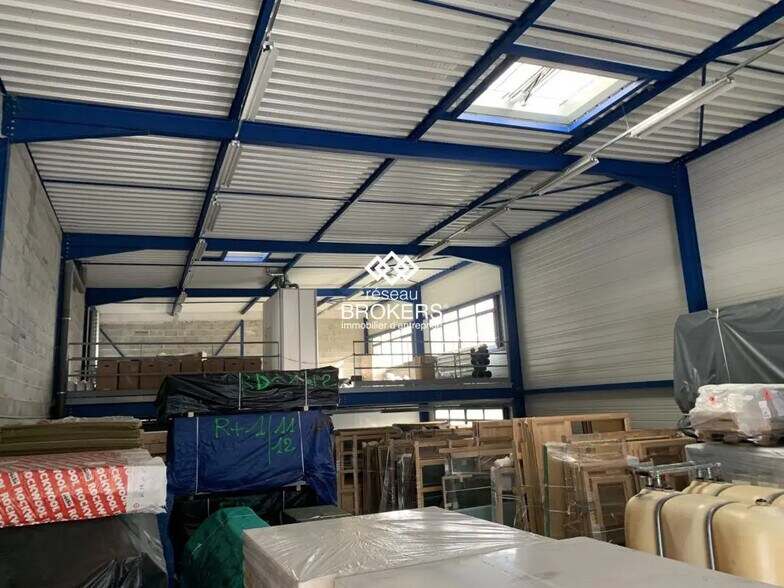 Light Industrial in Échirolles to rent - Building Photo - Image 3 of 11