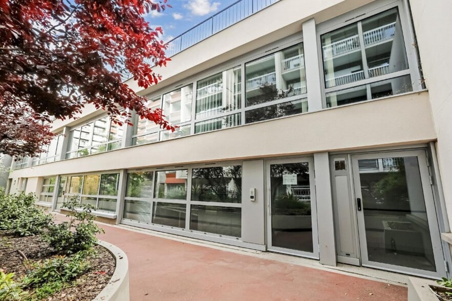 Office in Paris for sale - Building Photo - Image 2 of 6