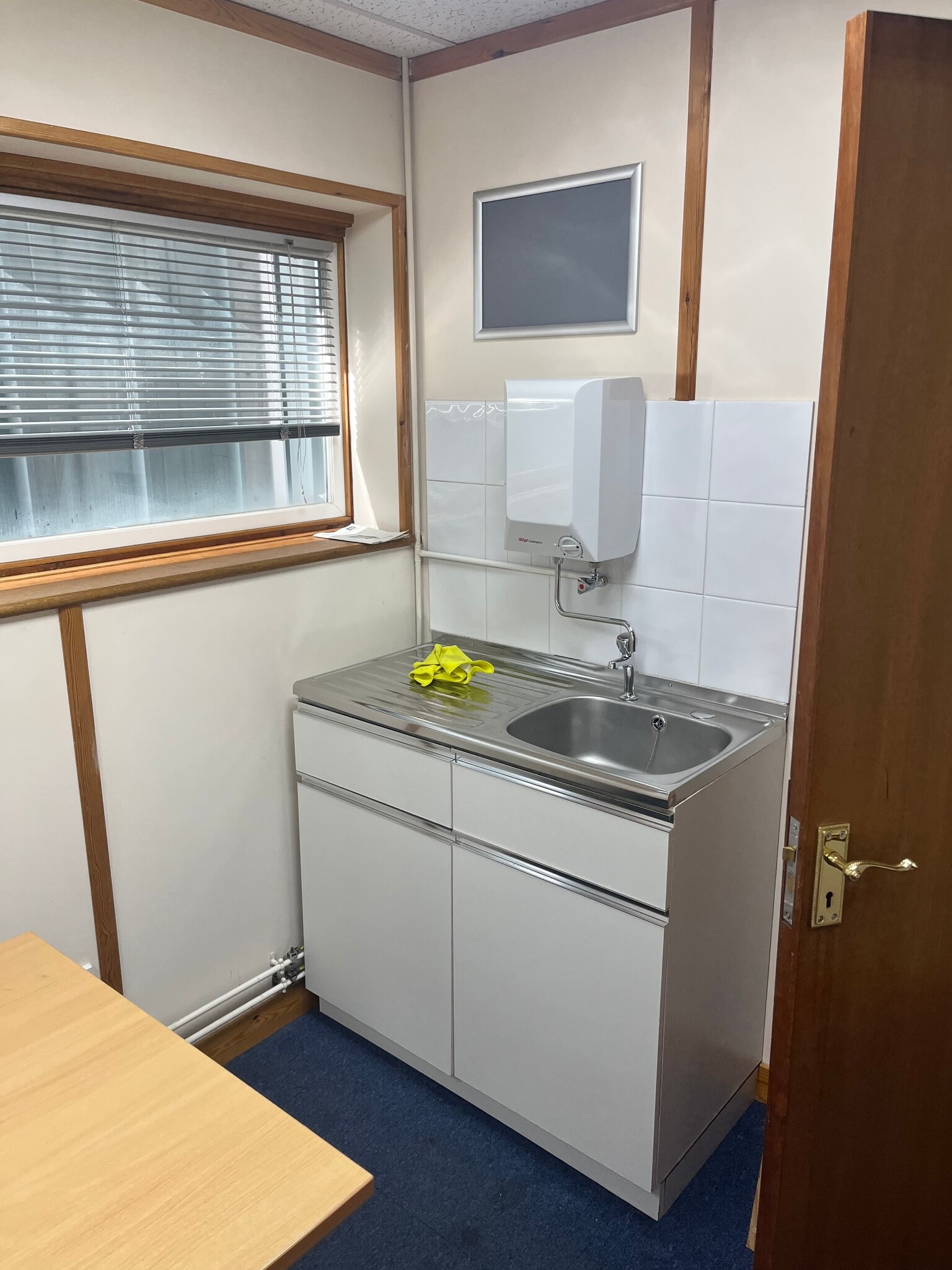 41-45 Lind Rd, Sutton to rent Interior Photo- Image 1 of 9