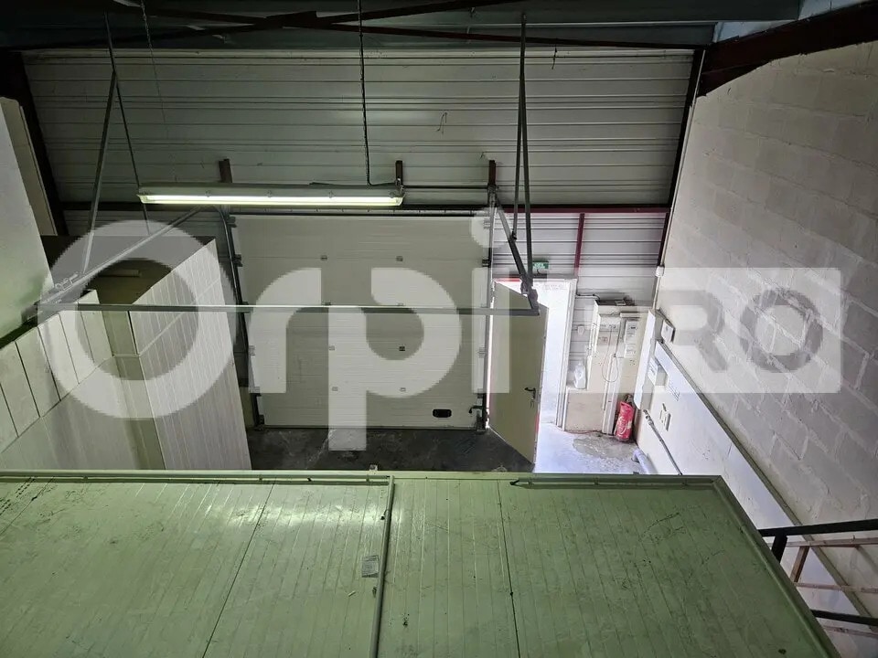 Light Industrial in Cestas to rent Interior Photo- Image 1 of 12