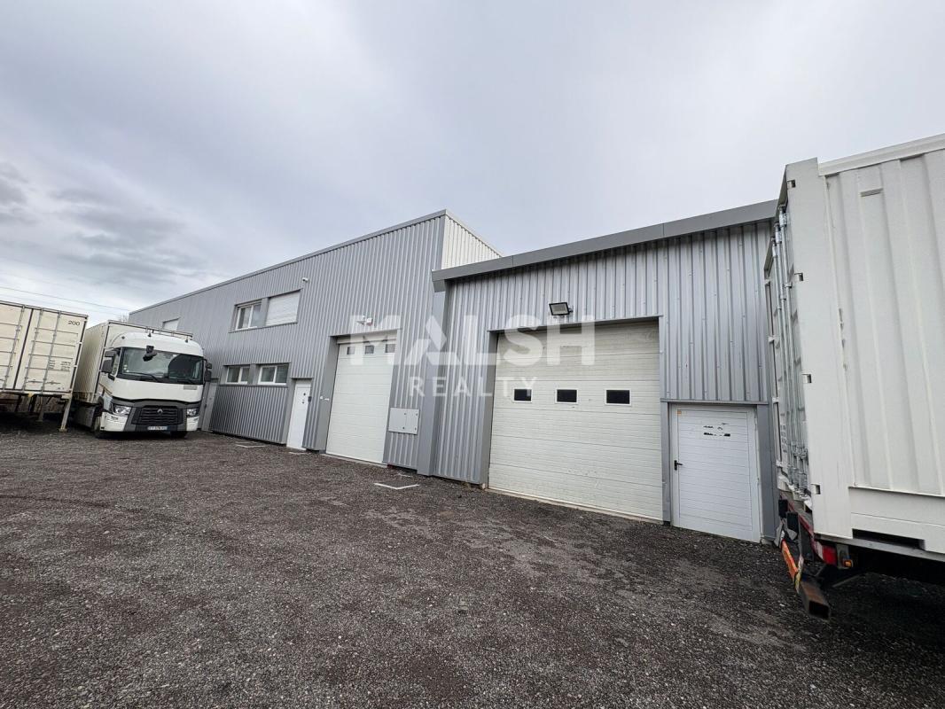 Light Industrial in Mornant to rent Building Photo- Image 1 of 18
