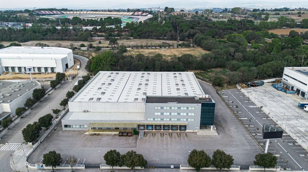Industrial in Granollers, Barcelona to rent - Building Photo - Image 2 of 6