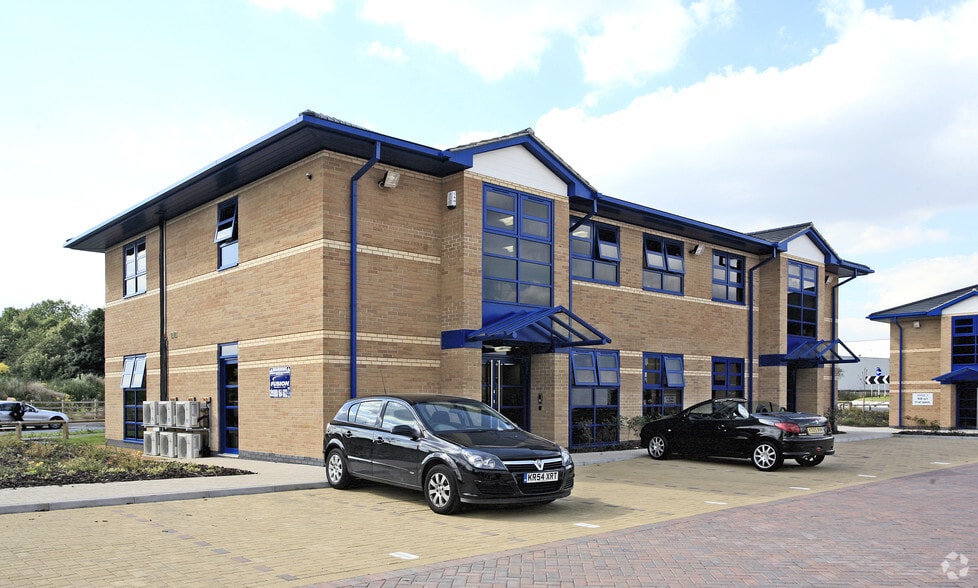 Talavera Way, Northampton to rent - Building Photo - Image 2 of 4