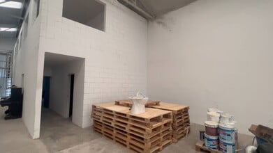 Carrer Tenes, 15, Parets del Vallès, Barcelona to rent - Commercial Listing Video