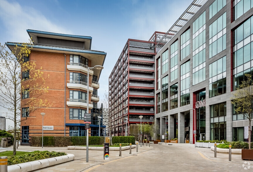 New Bailey St, Salford to rent - Building Photo - Image 2 of 4