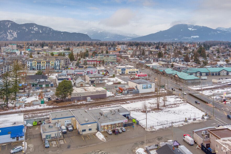 45951 Trethewey Ave, Chilliwack, BC for sale - Building Photo - Image 2 of 3