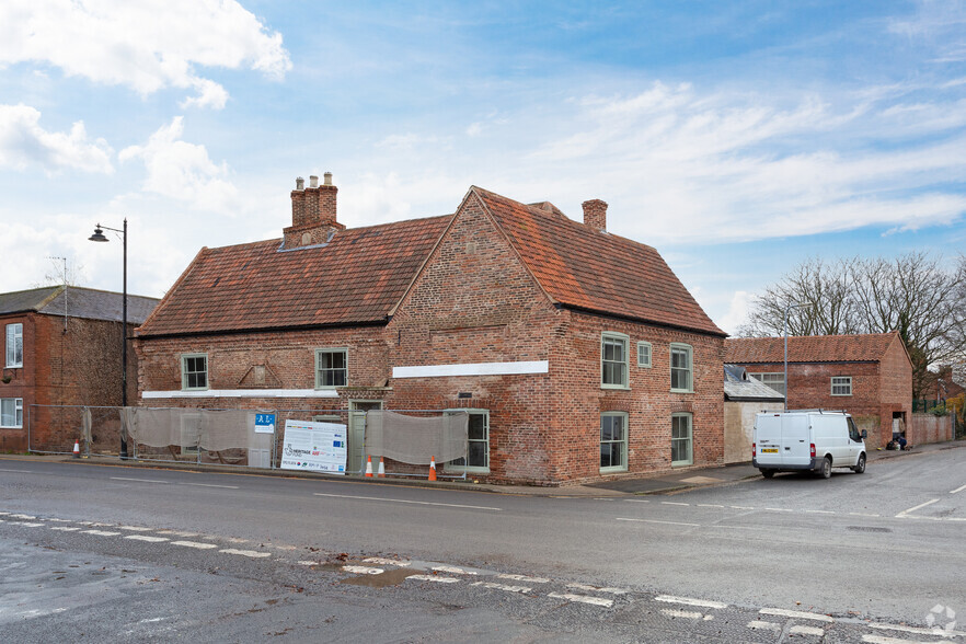 28 High St, Kirton for rent - Primary Photo - Image 1 of 2