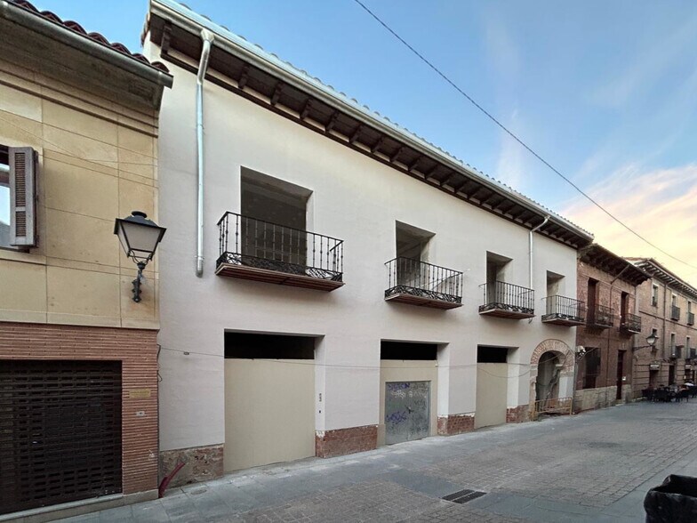 Calle Cervantes, 6, Alcalá de Henares, Madrid to rent - Building Photo - Image 2 of 3