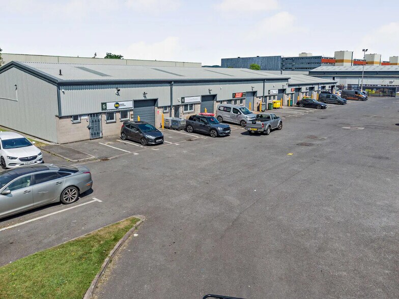Croftwood Sq, Wigan to rent - Building Photo - Image 1 of 4