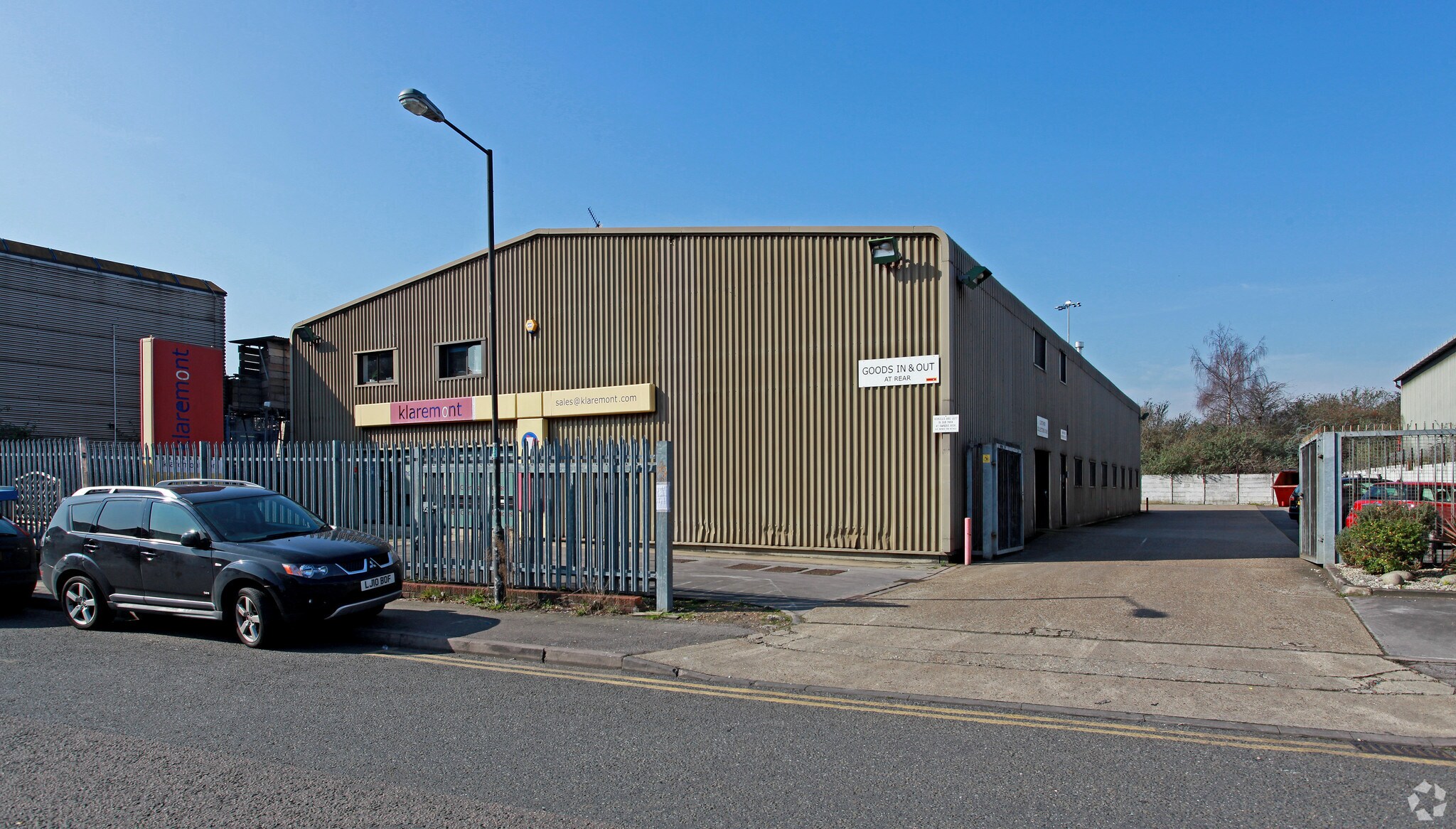 67 Weir Rd, London for sale Primary Photo- Image 1 of 1