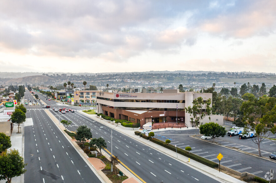 23133 Hawthorne Blvd, Torrance, CA for rent - Aerial - Image 3 of 10