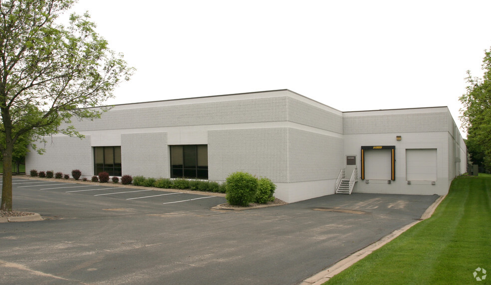 10300-10320 Bren Rd E, Minnetonka, MN for rent - Building Photo - Image 2 of 5