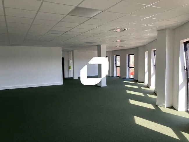 Vente Bureaux 92 m² à 904 m²
