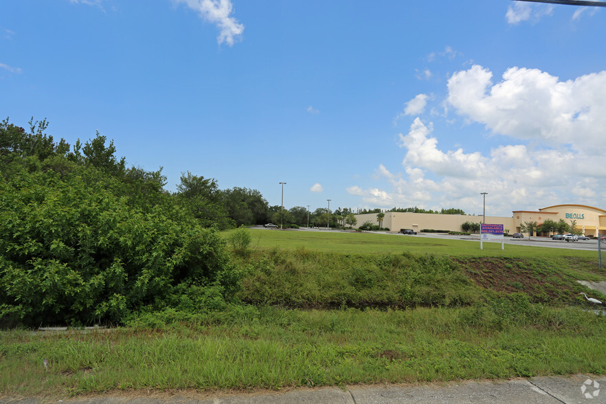 7201 State Road 54, New Port Richey, FL for rent - Building Photo - Image 1 of 8