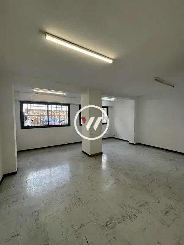 Location Bureaux 78 m² - Photo 1