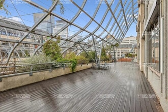 Office in Paris to rent Building Photo- Image 1 of 11