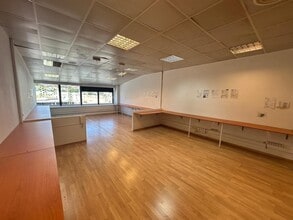 Office / Retail in Pineda de Mar, Barcelona to rent Interior Photo- Image 1 of 16