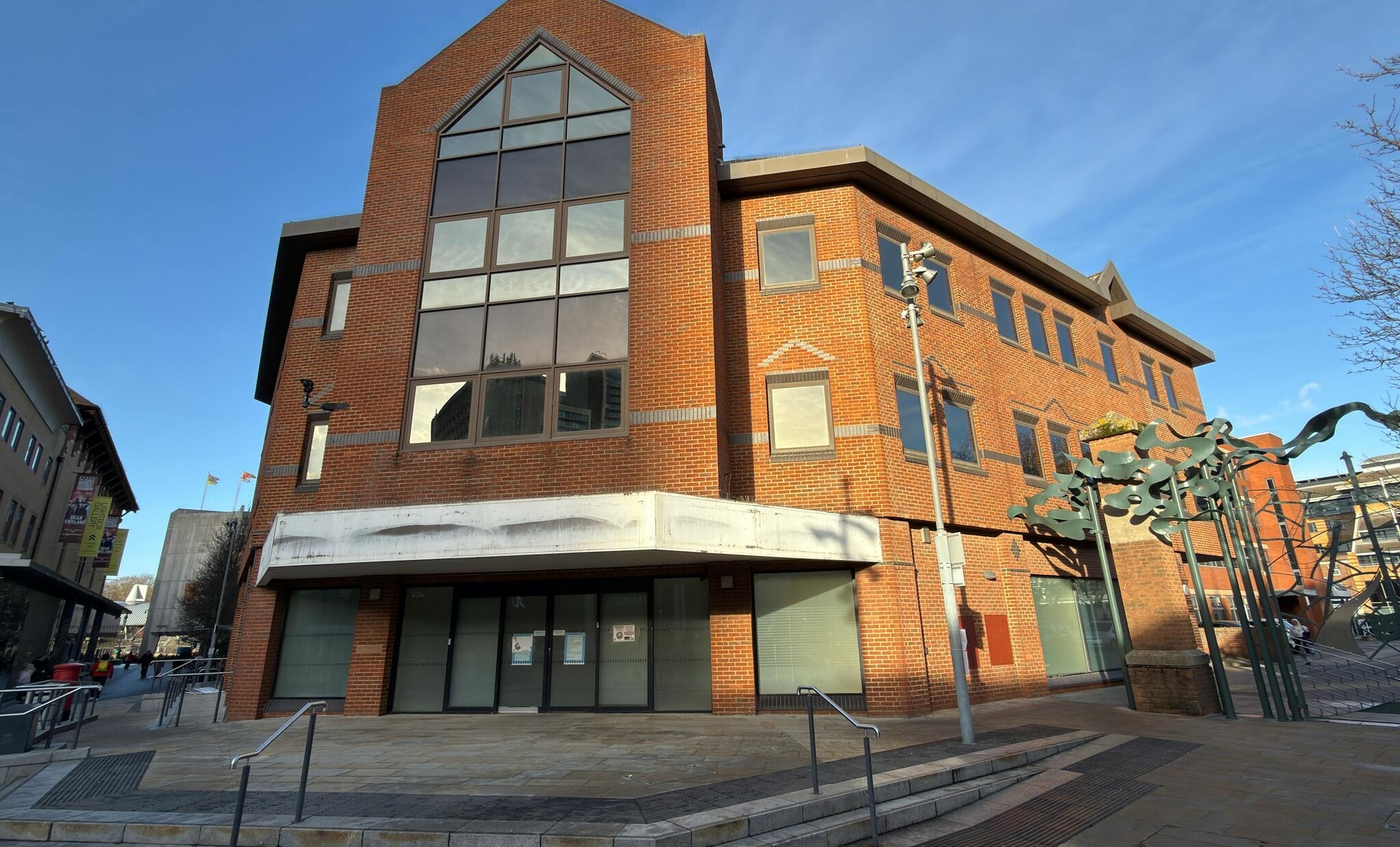 Church St E, Woking to rent Building Photo- Image 1 of 1