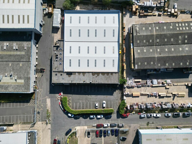 7 Glebe Rd, Huntingdon to rent - Building Photo - Image 2 of 8