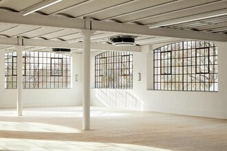 Barley Mow Passage, London to rent Interior Photo- Image 2 of 2