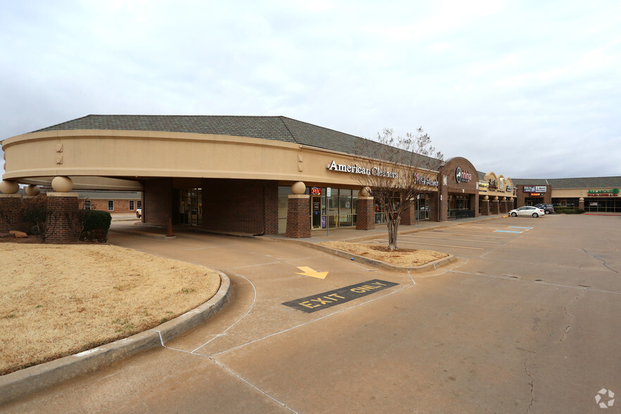 13802-13804 N May Ave, Oklahoma City, OK for rent - Building Photo - Image 2 of 3