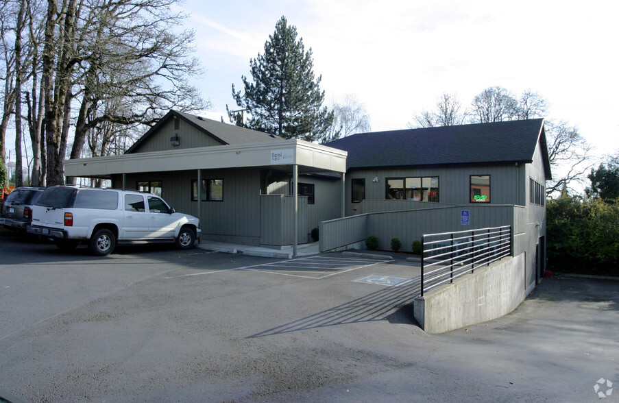 11705 SW 68th Ave, Portland, OR for rent - Building Photo - Image 1 of 9