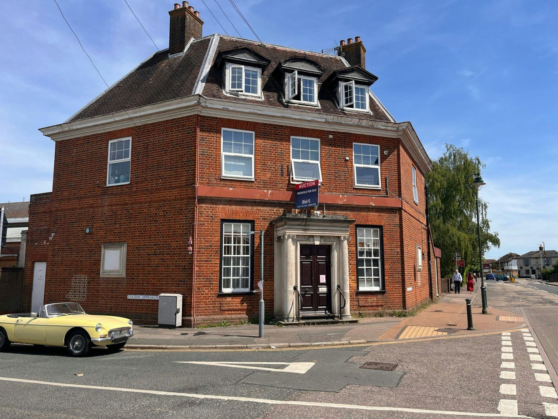 Station Rd, Paddock Wood to rent Building Photo- Image 1 of 6