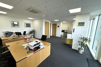 Kew Bridge Rd, Brentford to rent Interior Photo- Image 1 of 5