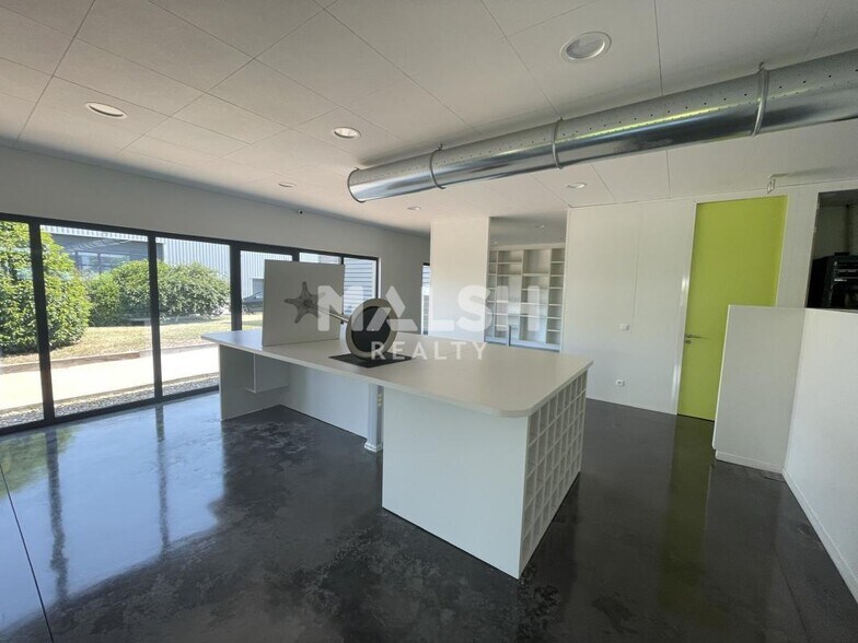 Office in CHAZAY-D'AZERGUES for sale - Interior Photo - Image 2 of 16