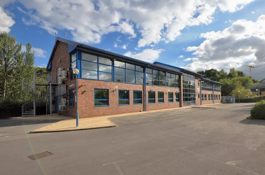 Yew St, Stockport for sale - Primary Photo - Image 1 of 1