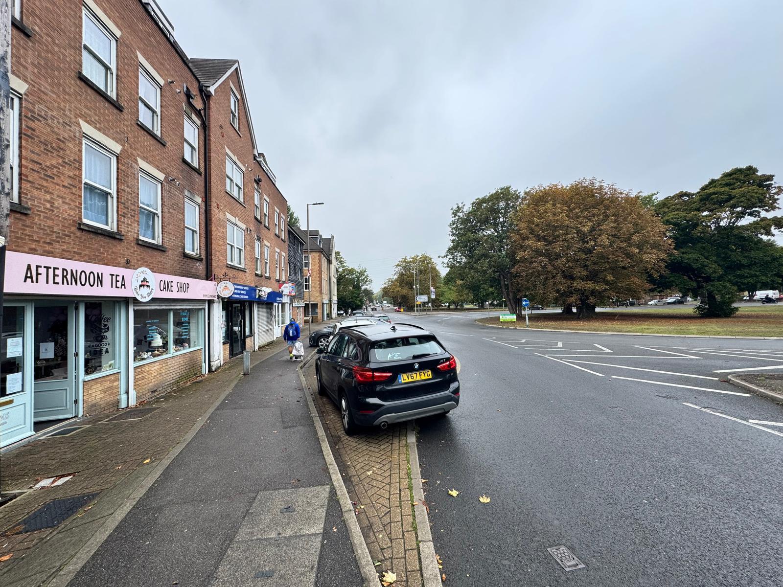 41 Highbridge St, Waltham Abbey to rent Building Photo- Image 1 of 12
