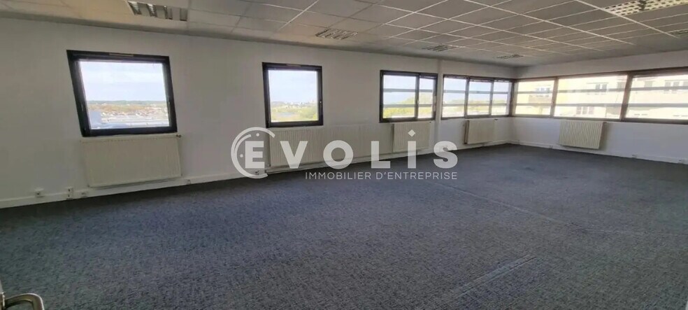 Office in Torcy to rent - Interior Photo - Image 3 of 8