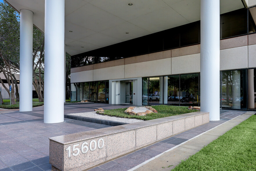 15600 John F Kennedy Blvd, Houston, TX for rent - Building Photo - Image 2 of 7