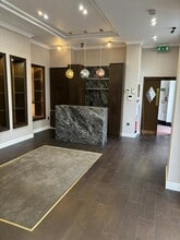 1 Mandeville Pl, London to rent Interior Photo- Image 2 of 6