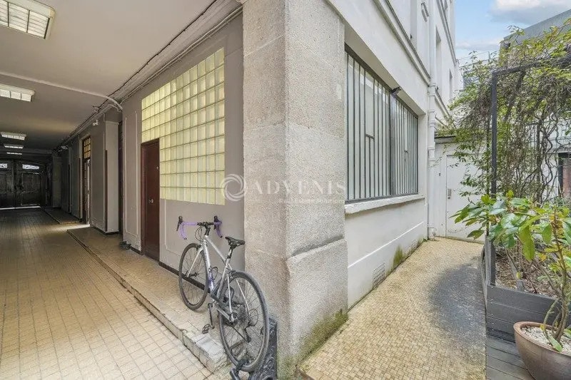 Office in Paris for sale - Interior Photo - Image 2 of 9