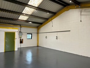 5A-5F Carlisle Rd, Brampton to rent Interior Photo- Image 2 of 5