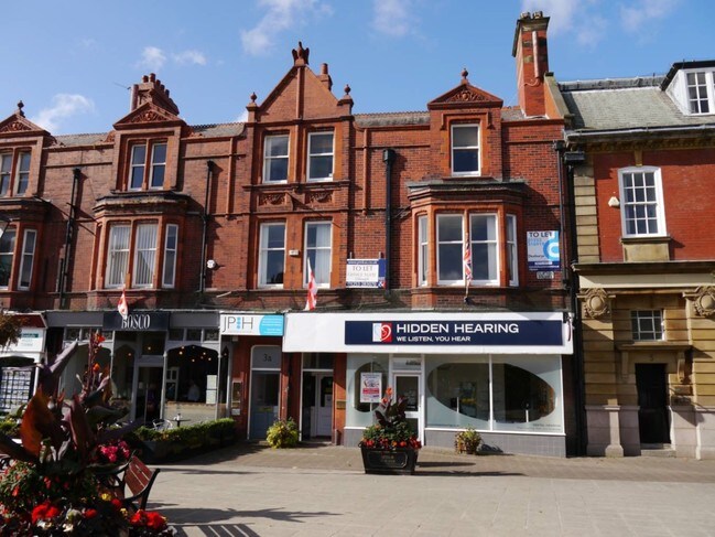 More details for 4A Clifton Sq, Lytham St Annes - Office to Rent