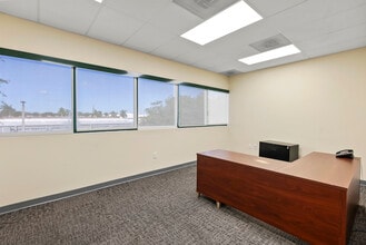 4577 N Nob Hill Rd, Sunrise, FL for rent Building Photo- Image 1 of 6