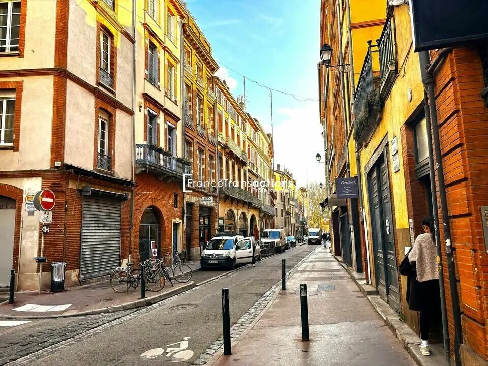 Retail in Toulouse to rent Building Photo- Image 1 of 3