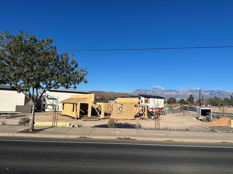 306 E 500 N, Hurricane, UT for rent - Building Photo - Image 1 of 2