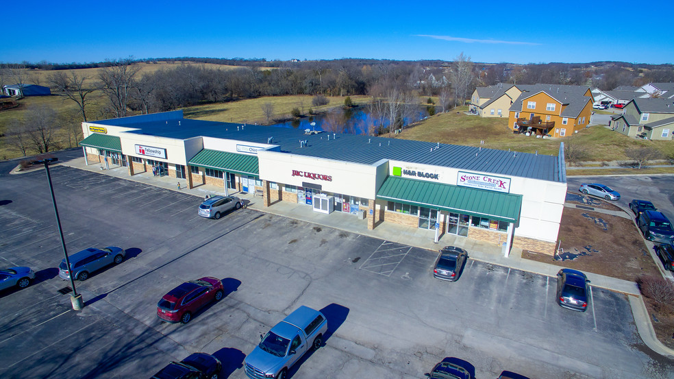 910-930 Ames Ave, Baldwin City, KS for sale - Primary Photo - Image 1 of 1