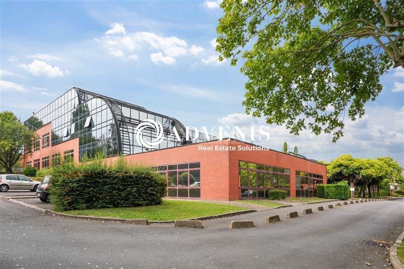 Office in Champs-sur-Marne to rent Building Photo- Image 1 of 21