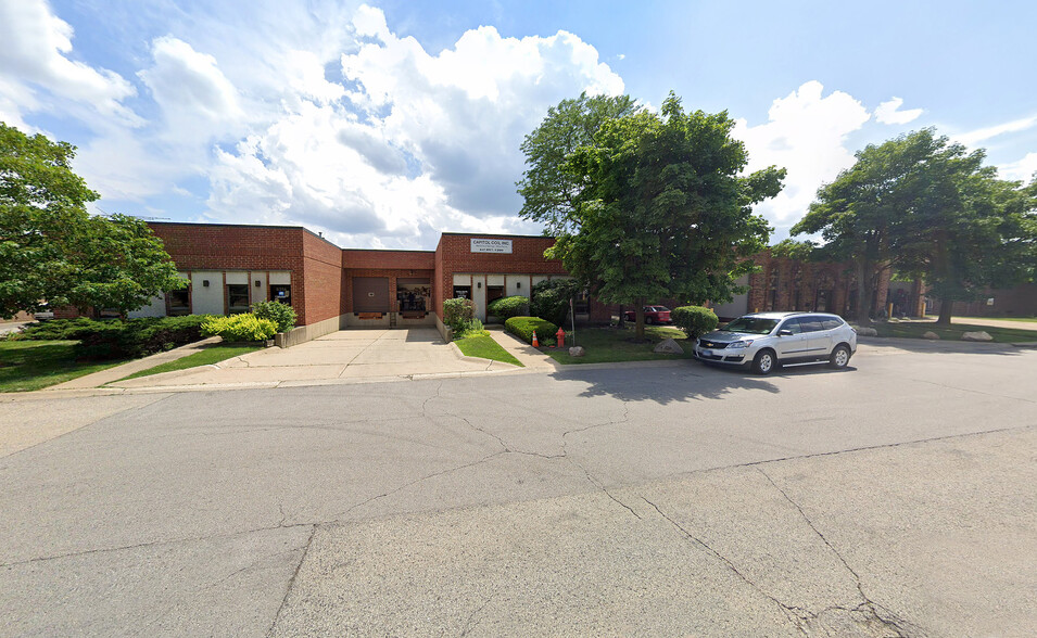 821 Albion Ave, Schaumburg, IL for sale - Building Photo - Image 1 of 6