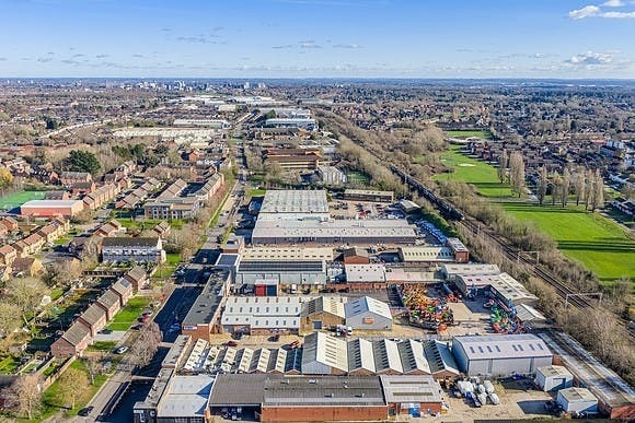West Park Trade Centre portfolio of 4 properties for sale on LoopNet.co.uk - Building Photo - Image 3 of 12